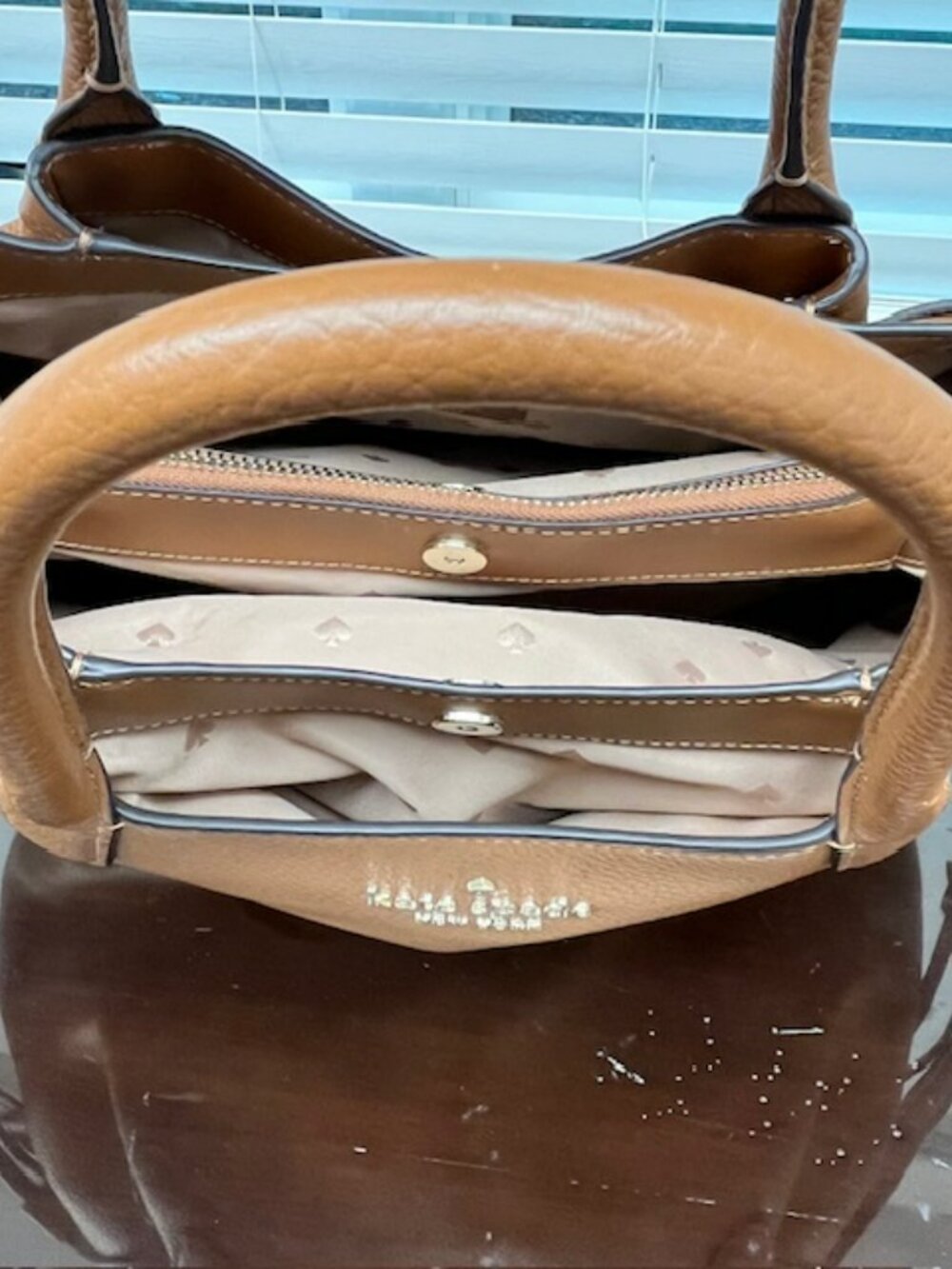 Kate Spade Bag - lots of pockets! - Picture 7 of 10